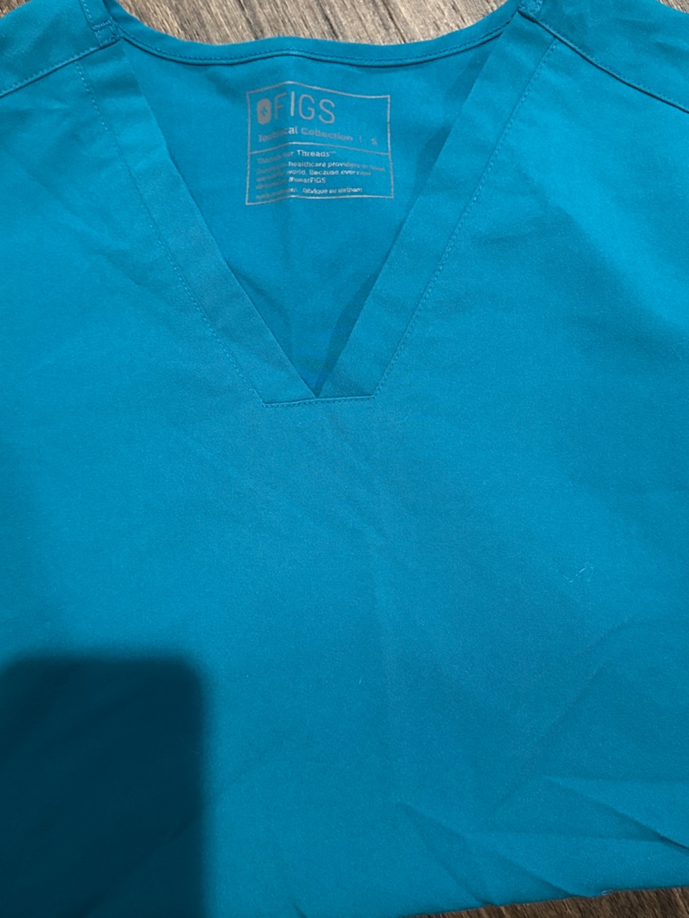 Figs Women's Teal V-Neck Scrub Top